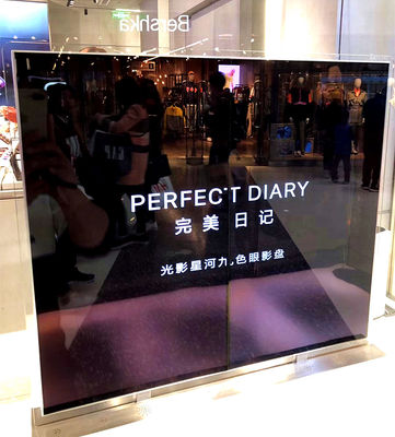 Κίνα Υψηλή διαφανής OLED επίδειξη φωτεινότητας για τη λεωφόρο 500 αγορών ψείρες προμηθευτής